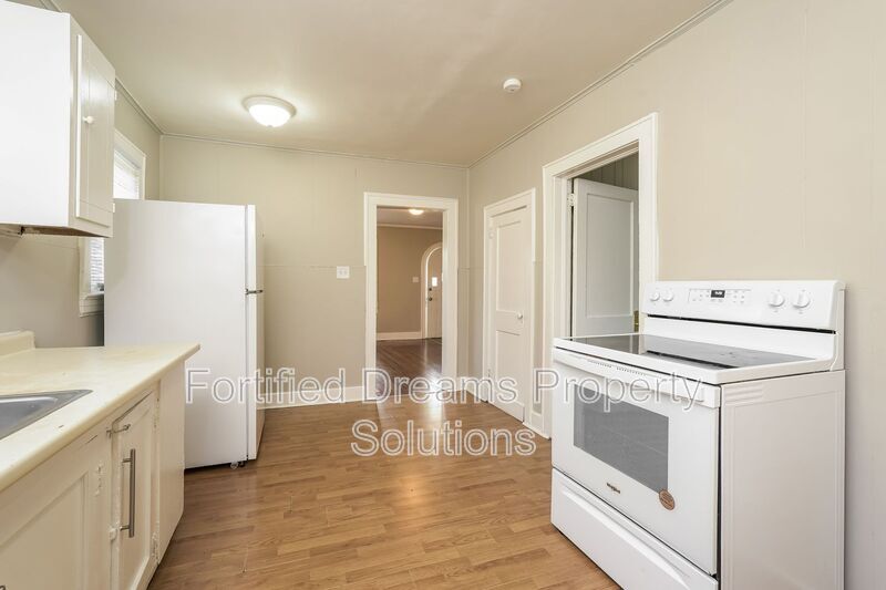 Building Photo - 2912 N Glenn Ave