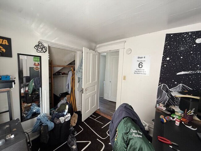 Building Photo - $2,800 | 4 Bedroom, 2 Bathroom House | NO ...