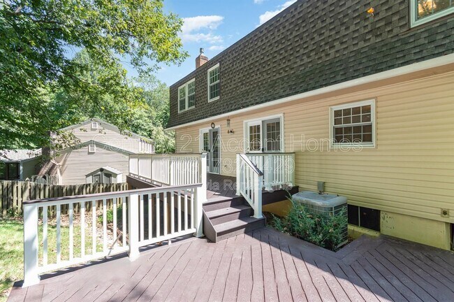 Building Photo - 7690 Middle Valley Dr