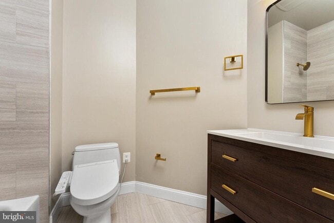 Building Photo - 1445 Mayhurst Blvd