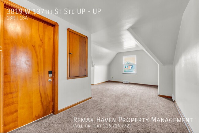 Building Photo - 3819 W 137th St