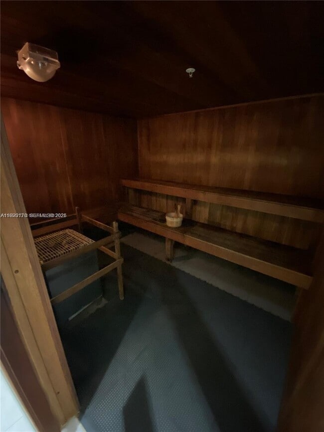 Building Photo - 90 SW 3rd St