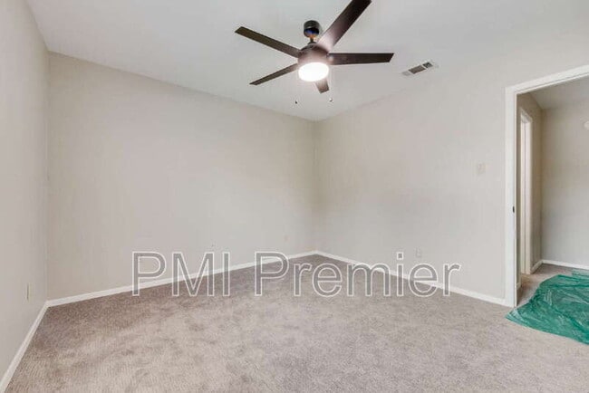 Building Photo - 105 Wildwood Ct