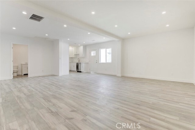 Building Photo - 11326 Haskell Ave