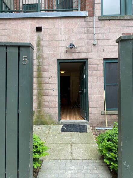 Building Photo - 409 Massachusetts Ave