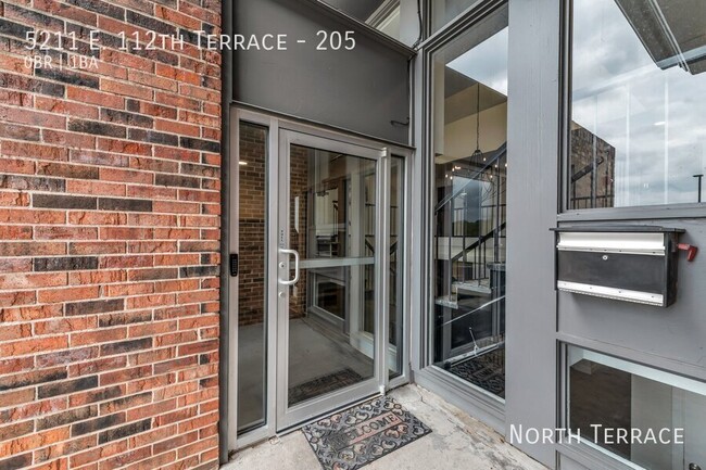 Building Photo - Modern Studio with W/D in KCMO