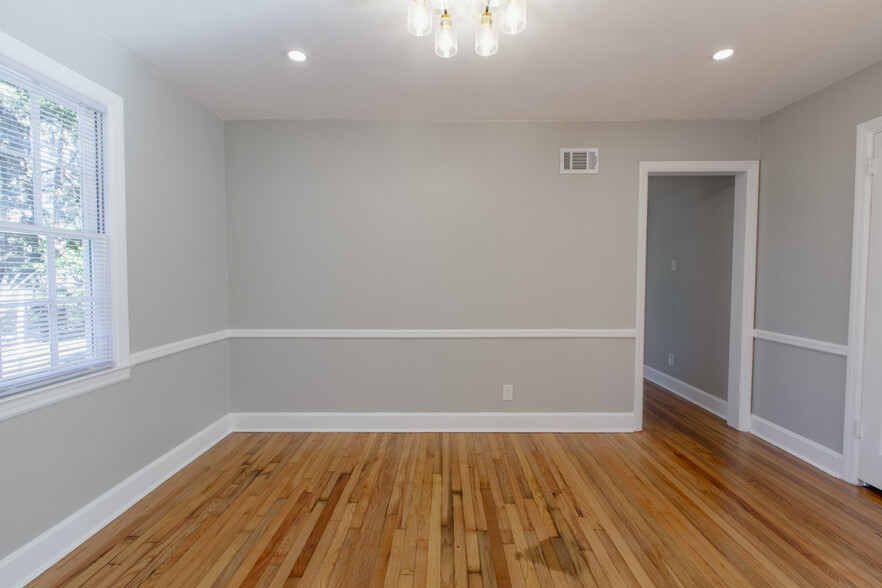Dining Room - 1532 E 53rd St