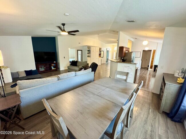 Building Photo - 3850 Aria Dr