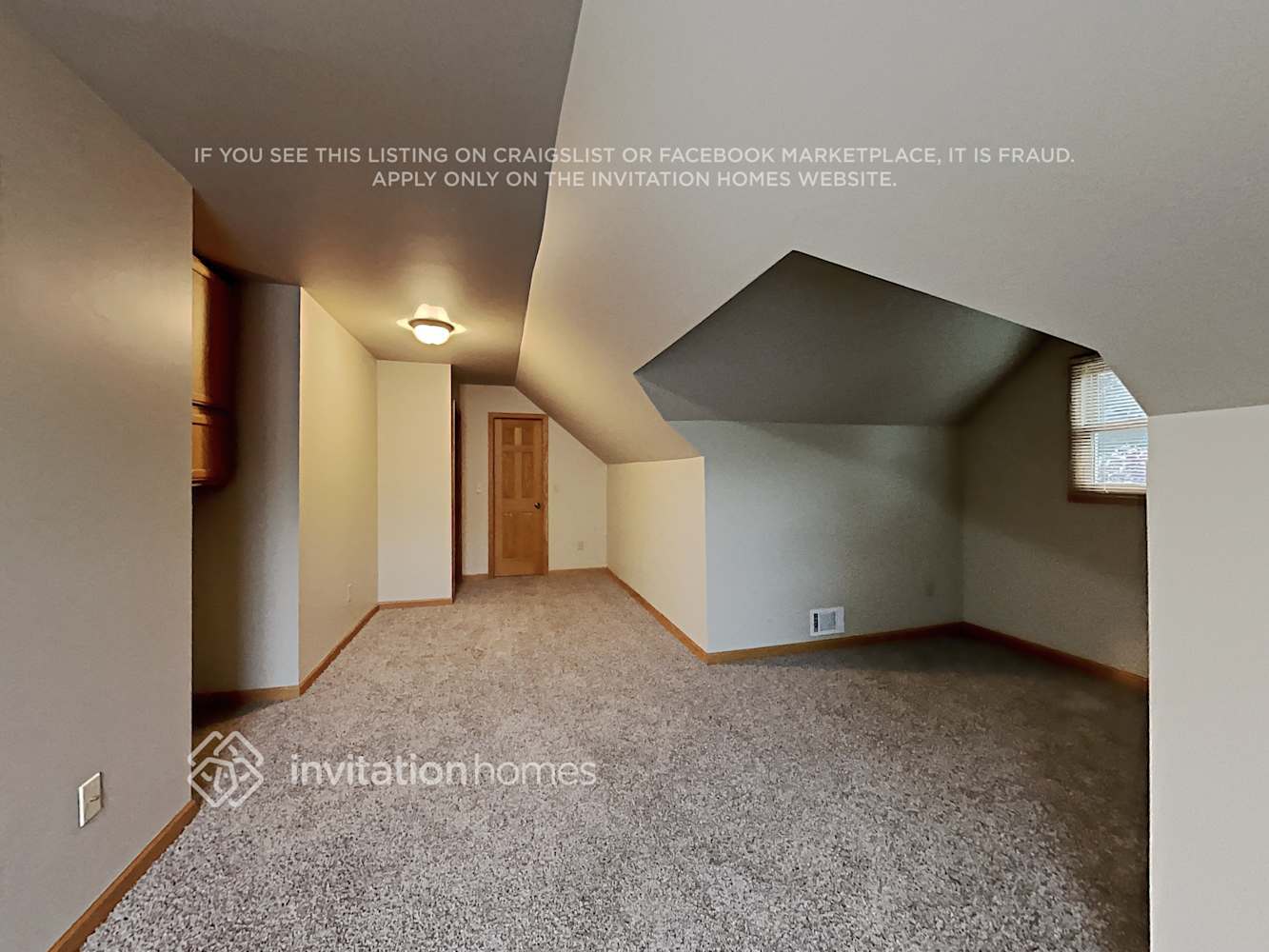 Building Photo - 403 Cretin Ave S