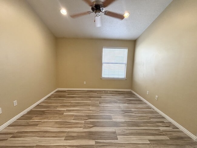 Building Photo - 4596 Red Sage Ct