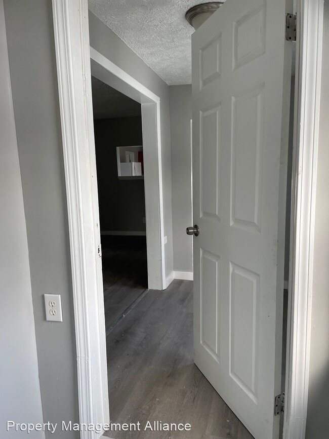 Building Photo - 3 br, 1 bath House - 303 Melrose Drive