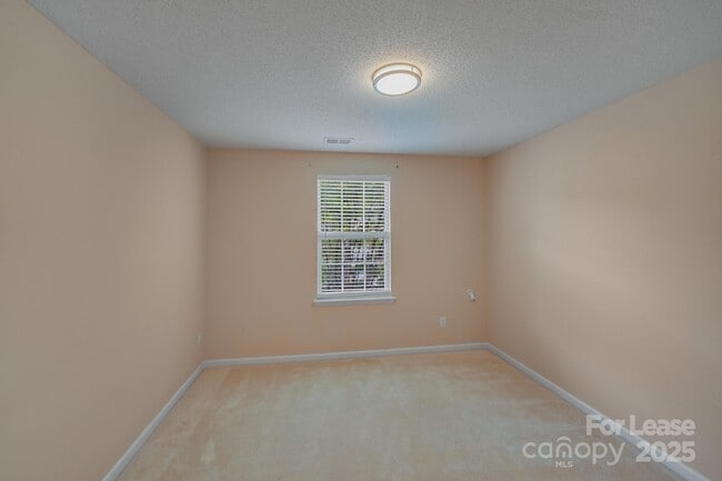 Building Photo - 15021 Deshler Ct