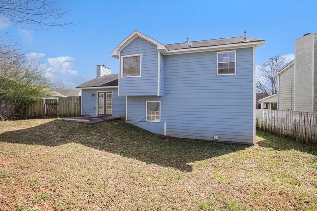 Building Photo - Renovated 3 Bedroom 2 Bath Home