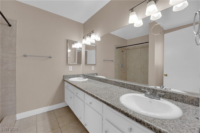 Building Photo - 2830 Belleza Ln