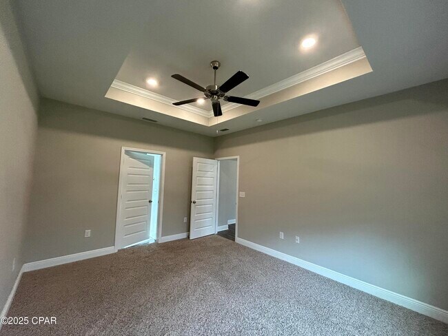 Building Photo - 245 Villa Bay Dr