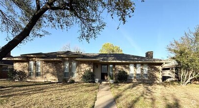 Building Photo - 2526 Parkside Dr