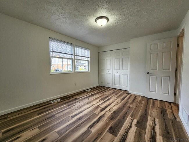 Building Photo - 429 Devon Dr