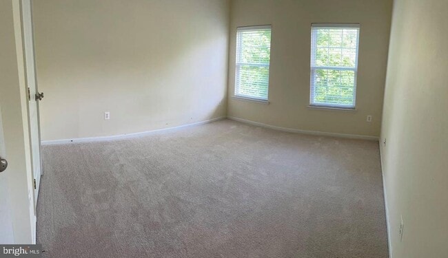 Building Photo - 312 Quinton Oaks Cir