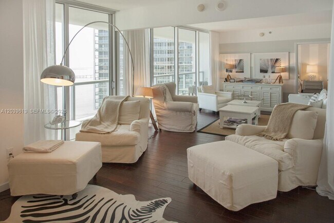 Building Photo - 465 Brickell Ave
