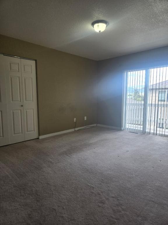 Building Photo - 2316 Lake Helena Dr