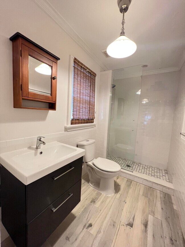 Building Photo - 318 S J St