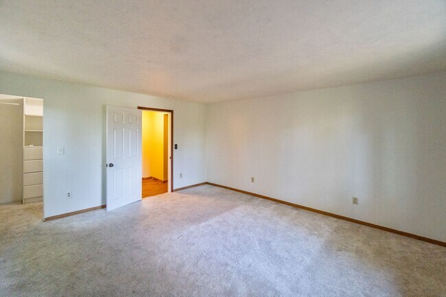 Building Photo - Single Family Home in Mead School District!