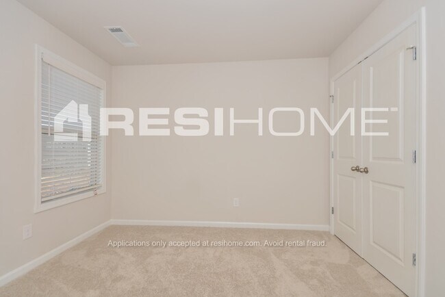 Building Photo - 3038 Faireno Pl