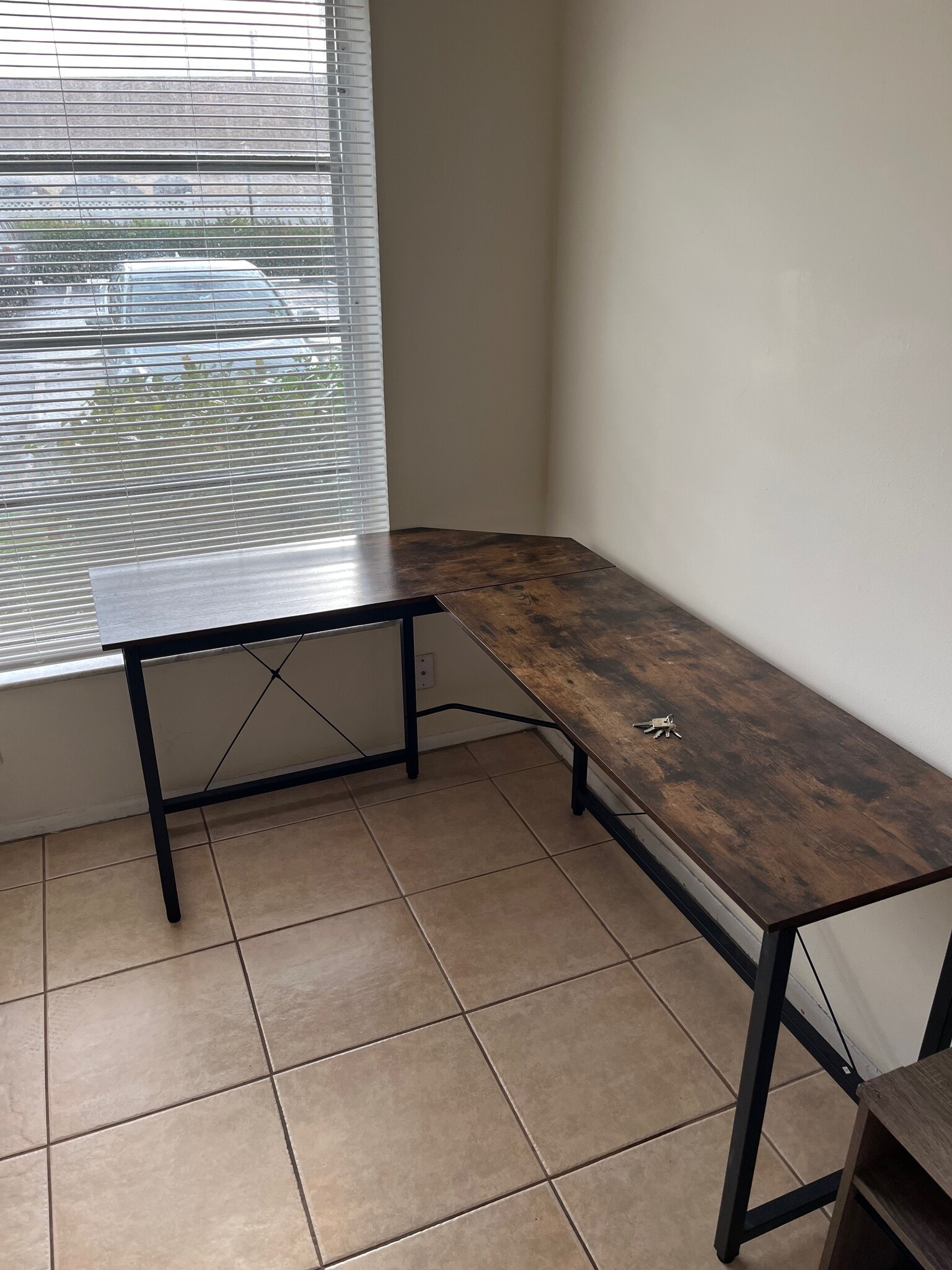 large desk in room - 460 NW 20th St