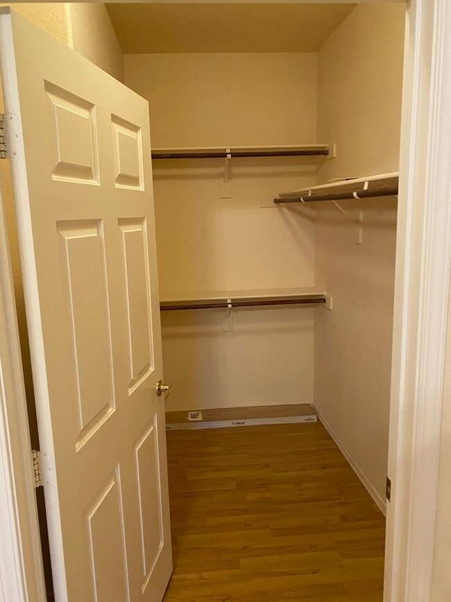 Building Photo - SE!!! Gated!! 2 Bedroom 1st Floor with Bal...