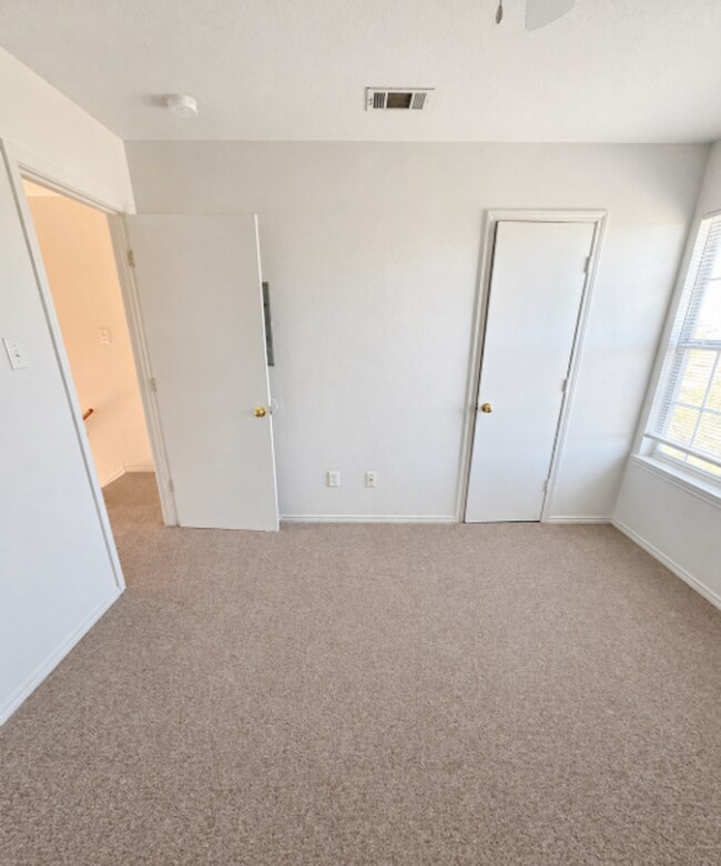 Building Photo - 3601 Malibu Ln