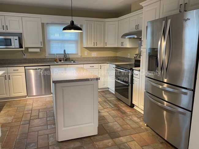 Building Photo - 3605 Cranston Rd