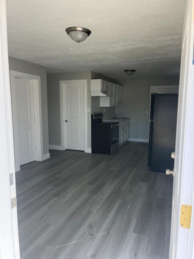 Building Photo - 926 NW 17th Ave