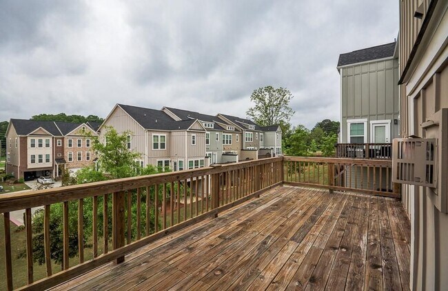 Building Photo - 845 Atwood Ln