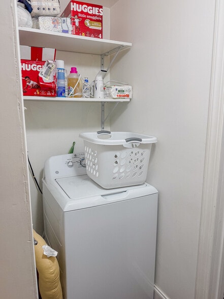 Laundry Space 1 - 1708 W Cullerton St