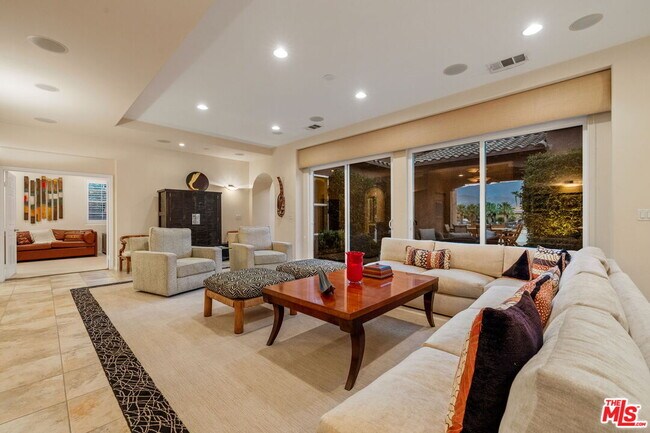 Building Photo - 11 Via Santa Ramona