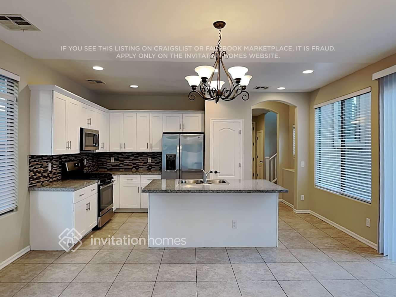 Building Photo - 14541 W Maui Ln