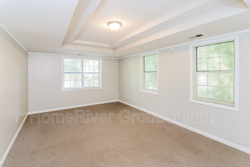 Building Photo - 1620 Sir Galahad Dr SW