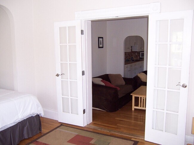 Building Photo - 474 Main St