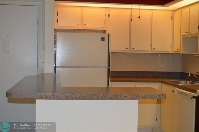Building Photo - 9702 S Belfort Cir