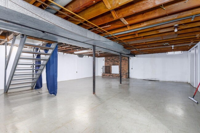 Building Photo - 28622 Milton Ave