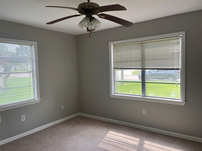 Building Photo - 1002 Fowlkes St