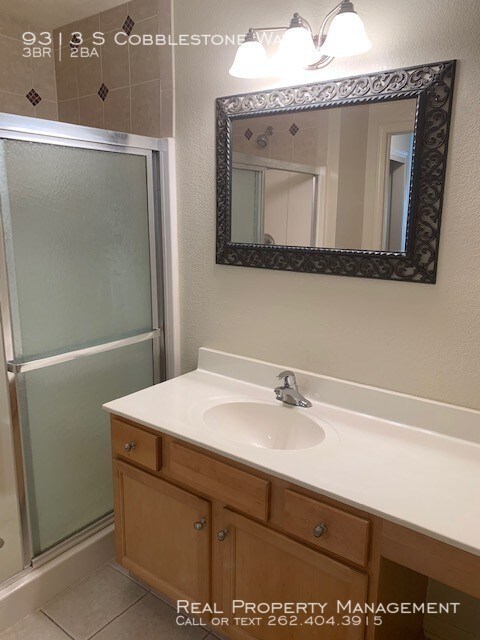 Building Photo - 3 Bedroom Condo in Franklin! Available Now!
