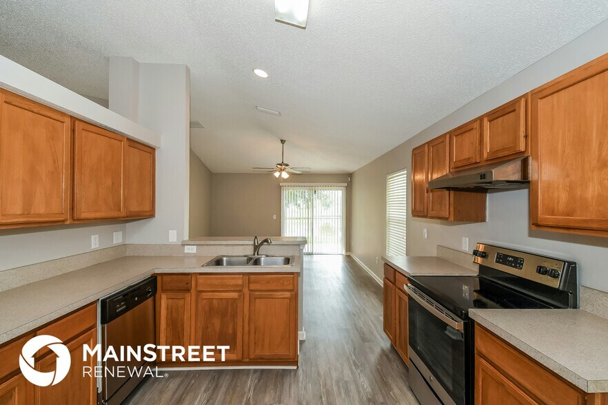 Building Photo - 11731 Deep Springs Dr N