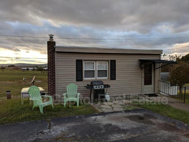 Building Photo - 132 N Main St