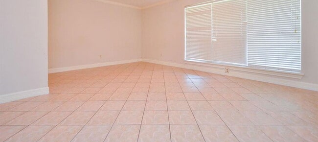Building Photo - 3338 Walhalla Dr