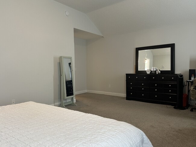 Building Photo - 345 Mcclelland Lp NE