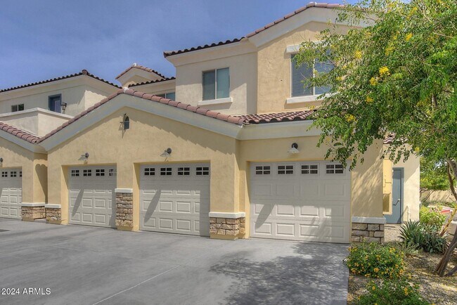 Building Photo - 1452 S Ellsworth Rd