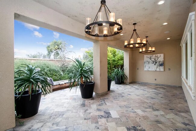 Building Photo - 583 Crescent Ln