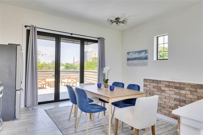 Building Photo - 808 Lydia St