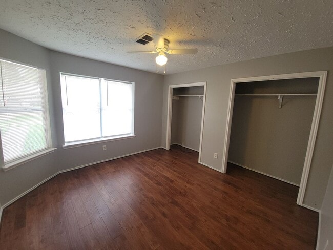 Building Photo - Beautiful spacious home available for rent !